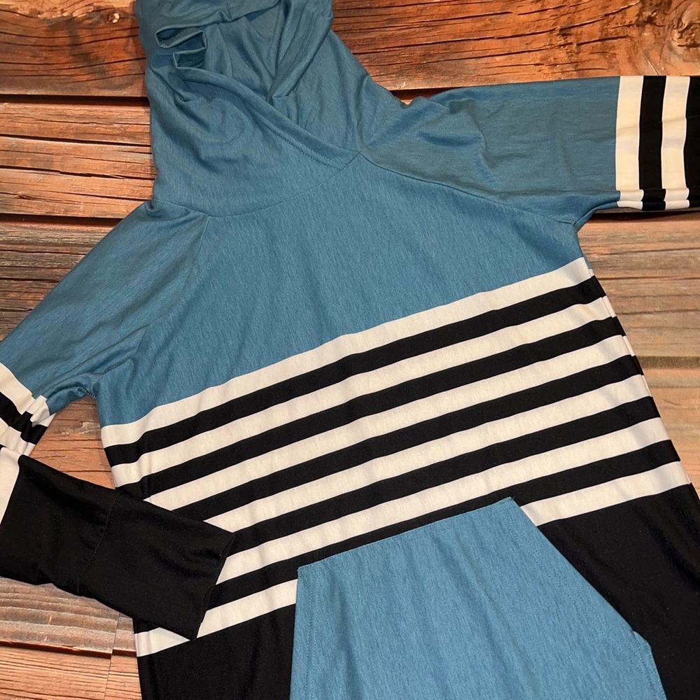 NWOT LuLaRoe Amber, sz Medium
